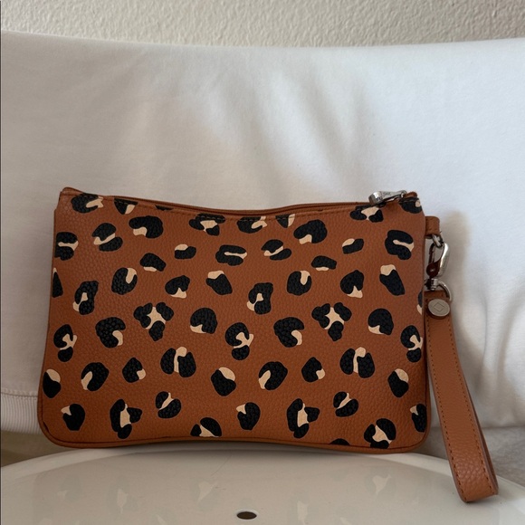 Nw/oT - Thirty-One Leopard Print Wristlet in Tan and Black - Picture 2 of 3